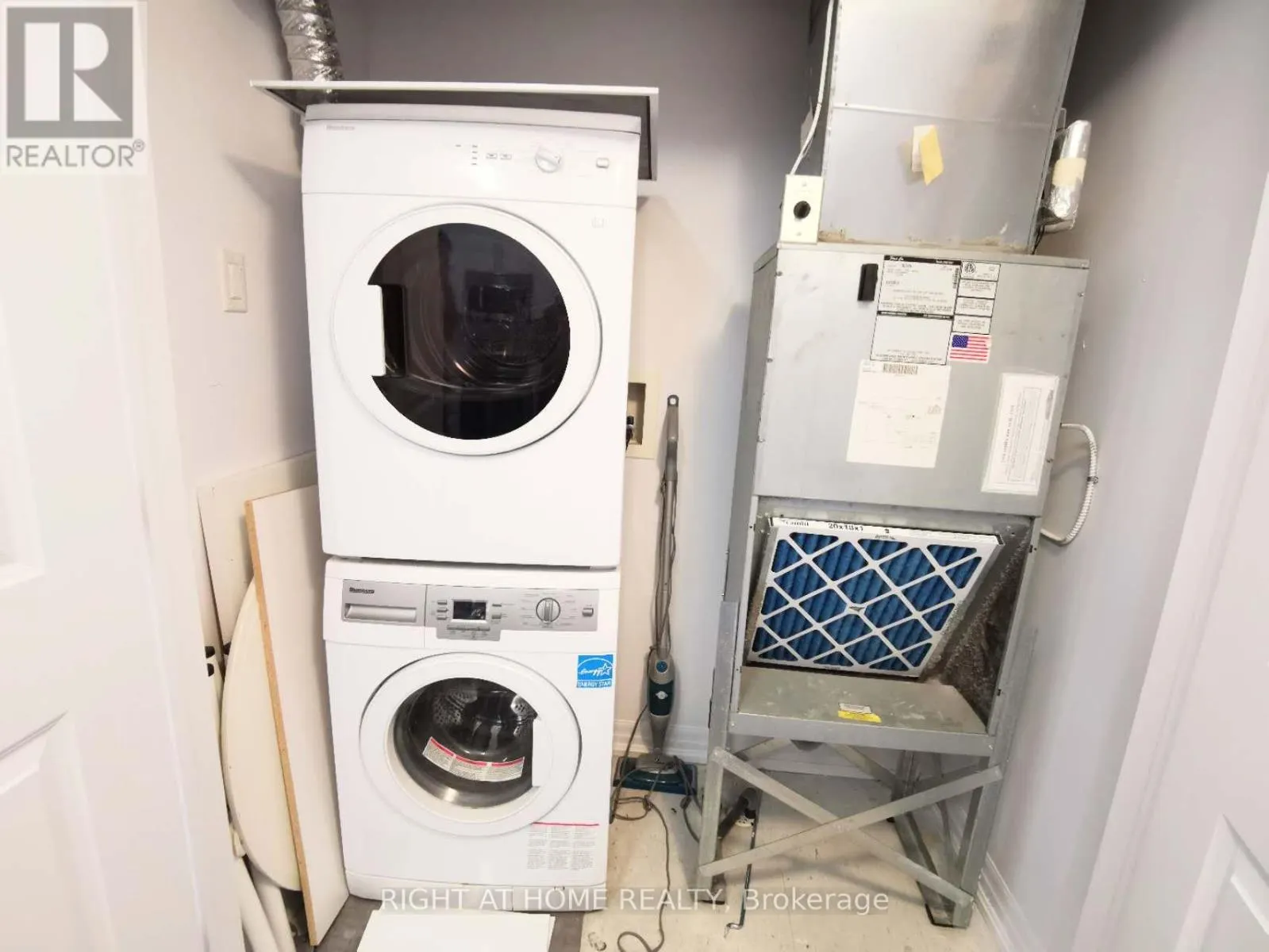 2604 - 242 RIDEAU STREET