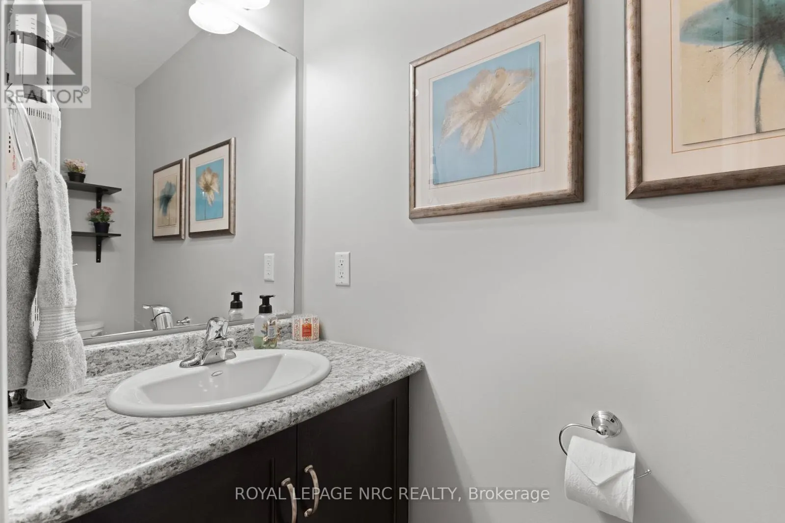 15 - 377 GLANCASTER ROAD, #15