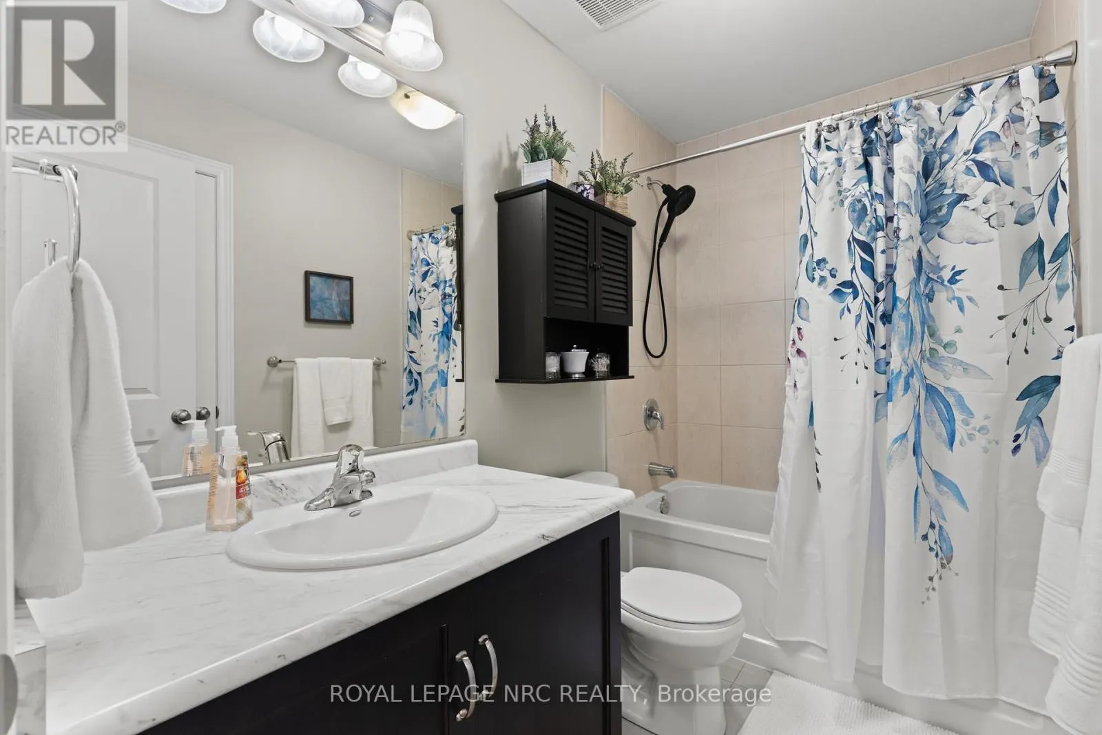 15 - 377 GLANCASTER ROAD, #15