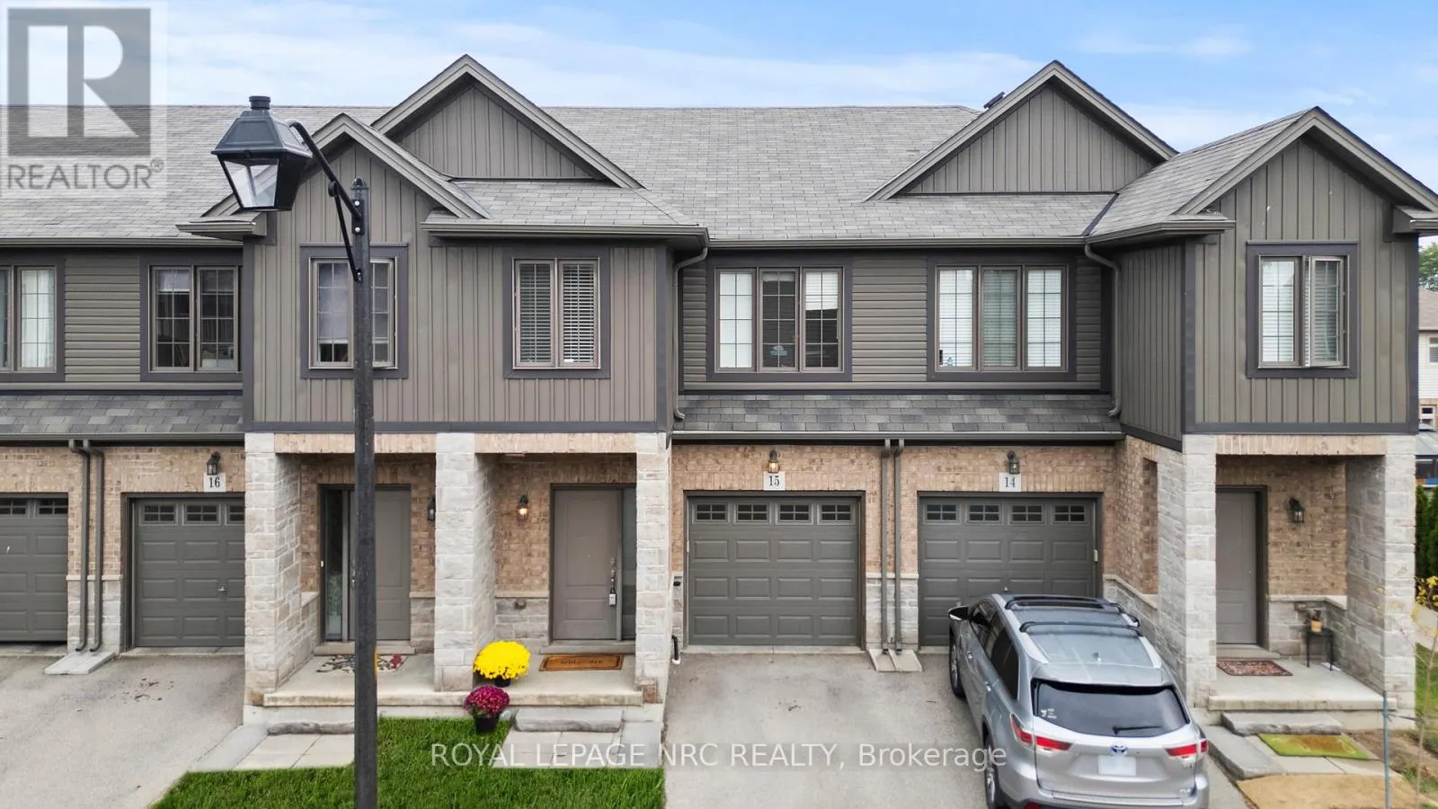 15 - 377 GLANCASTER ROAD, #15