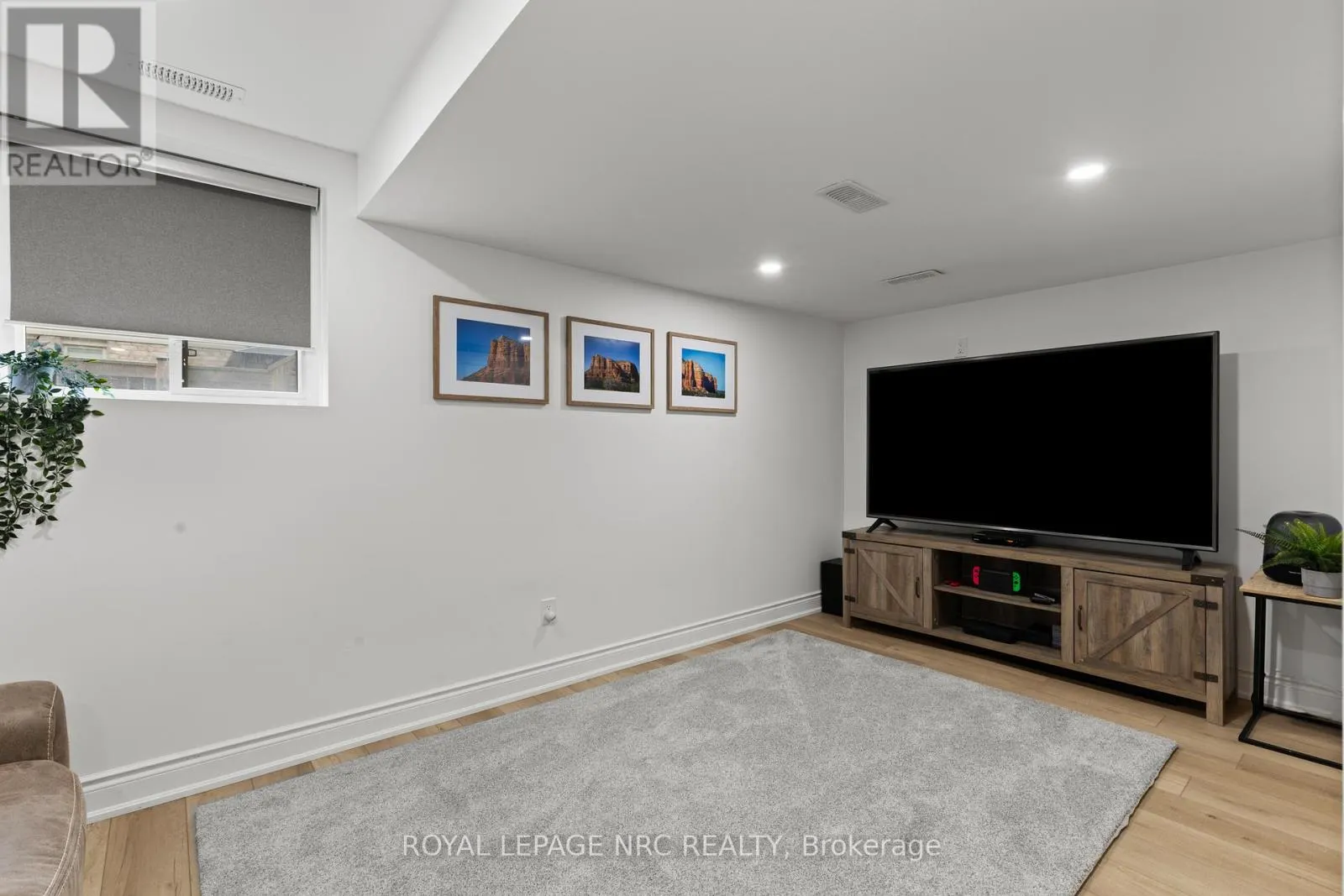 15 - 377 GLANCASTER ROAD, #15