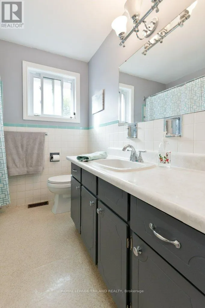 59 CONFEDERATION DRIVE