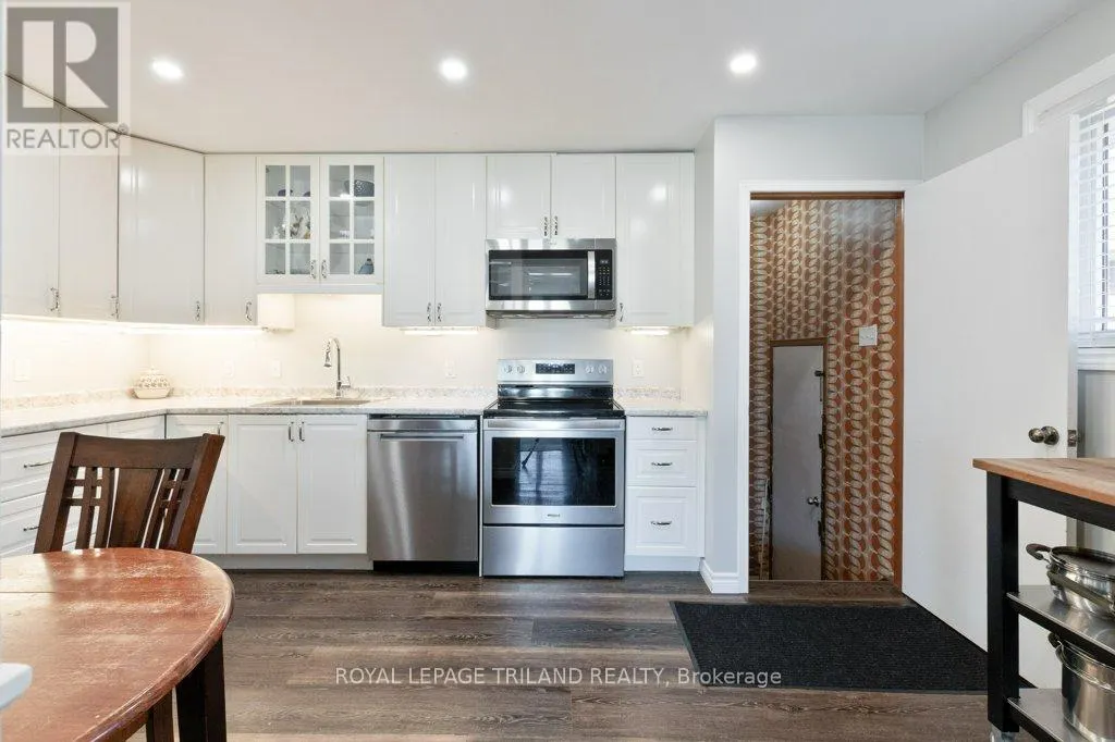 59 CONFEDERATION DRIVE