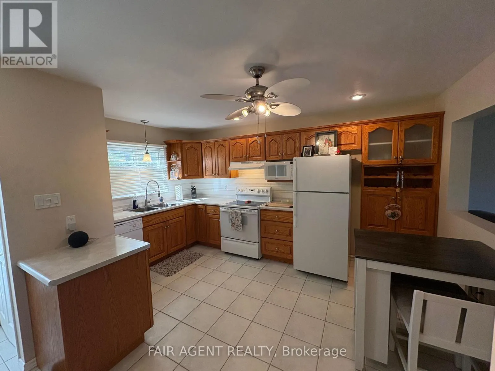 2-3050 MEADOWBROOK LANE