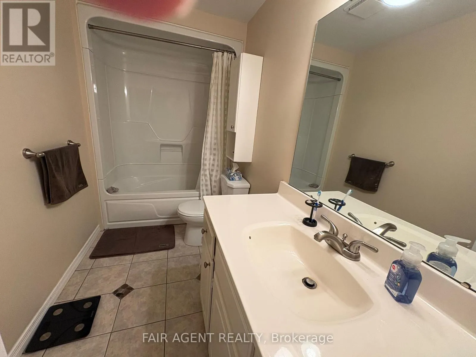 2-3050 MEADOWBROOK LANE