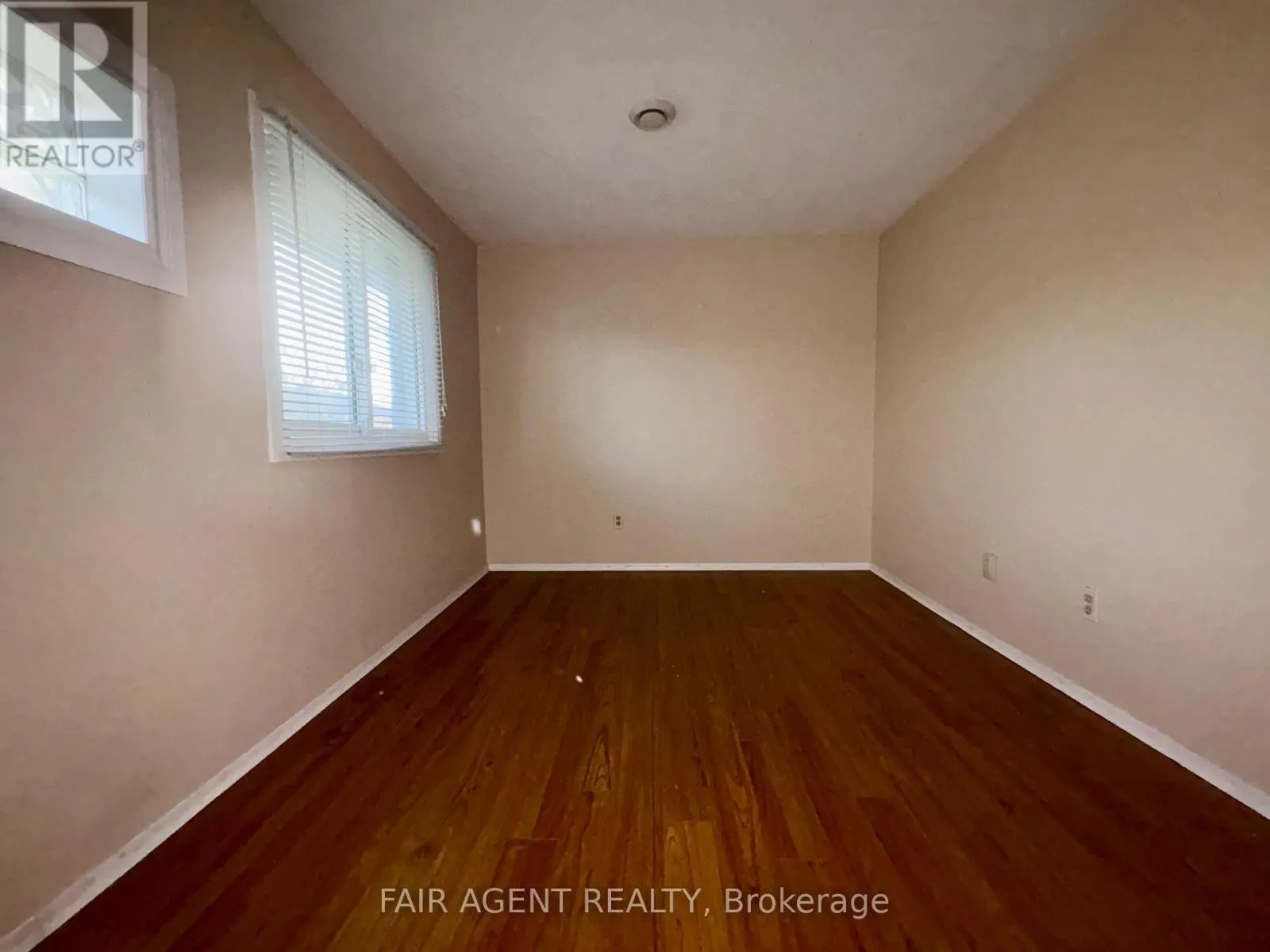 2-3050 MEADOWBROOK LANE