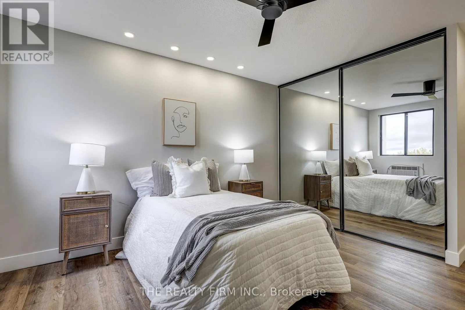 910 - 135 BASELINE ROAD W, #910