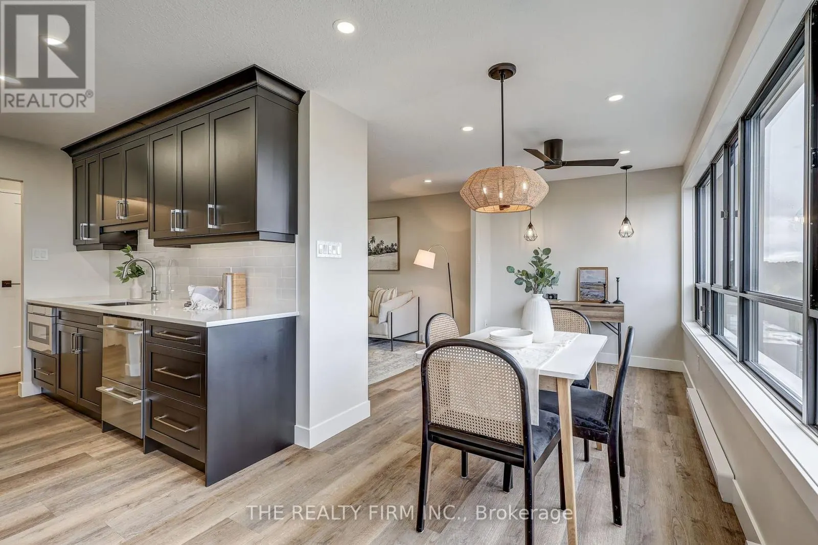 910 - 135 BASELINE ROAD W, #910