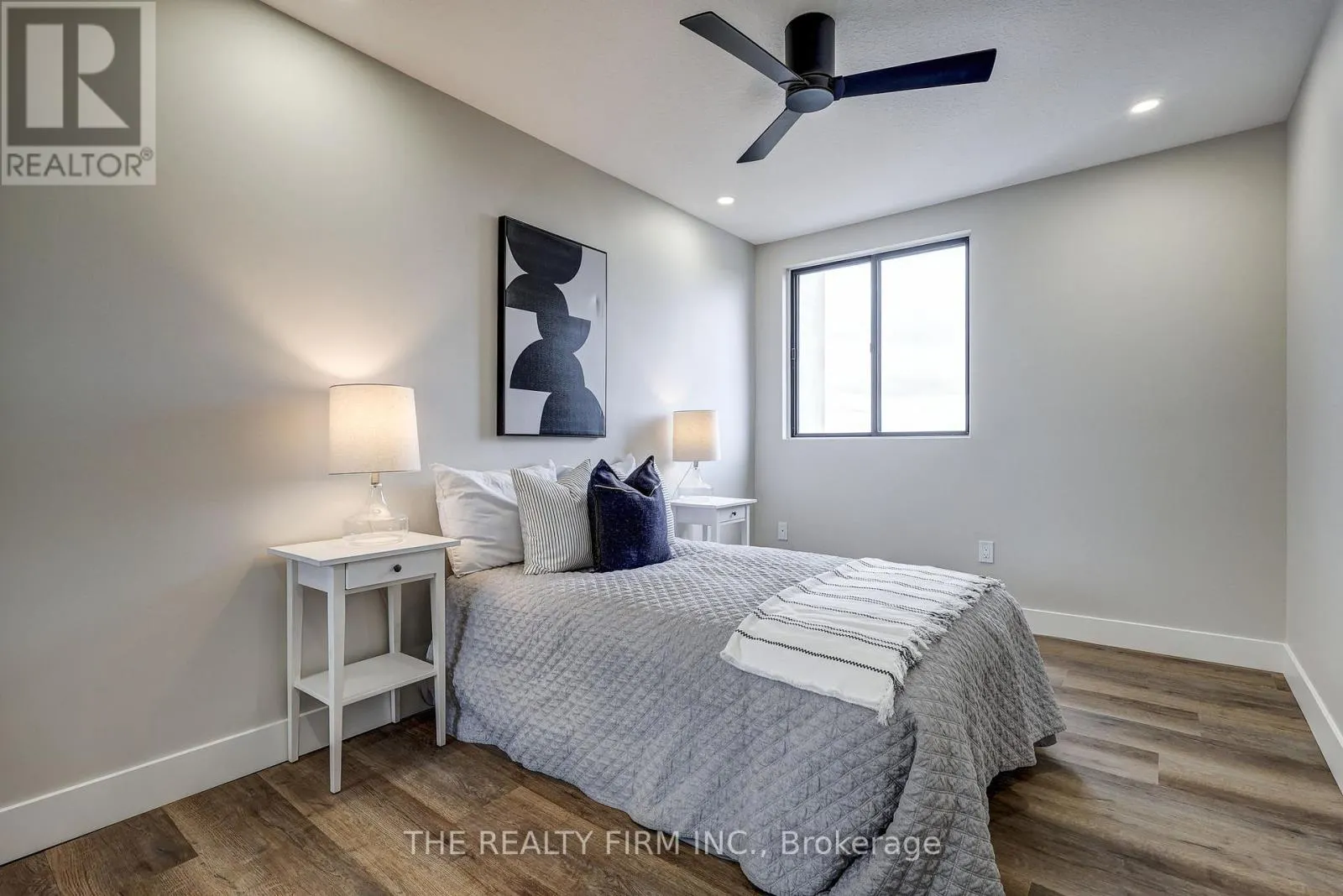 910 - 135 BASELINE ROAD W, #910