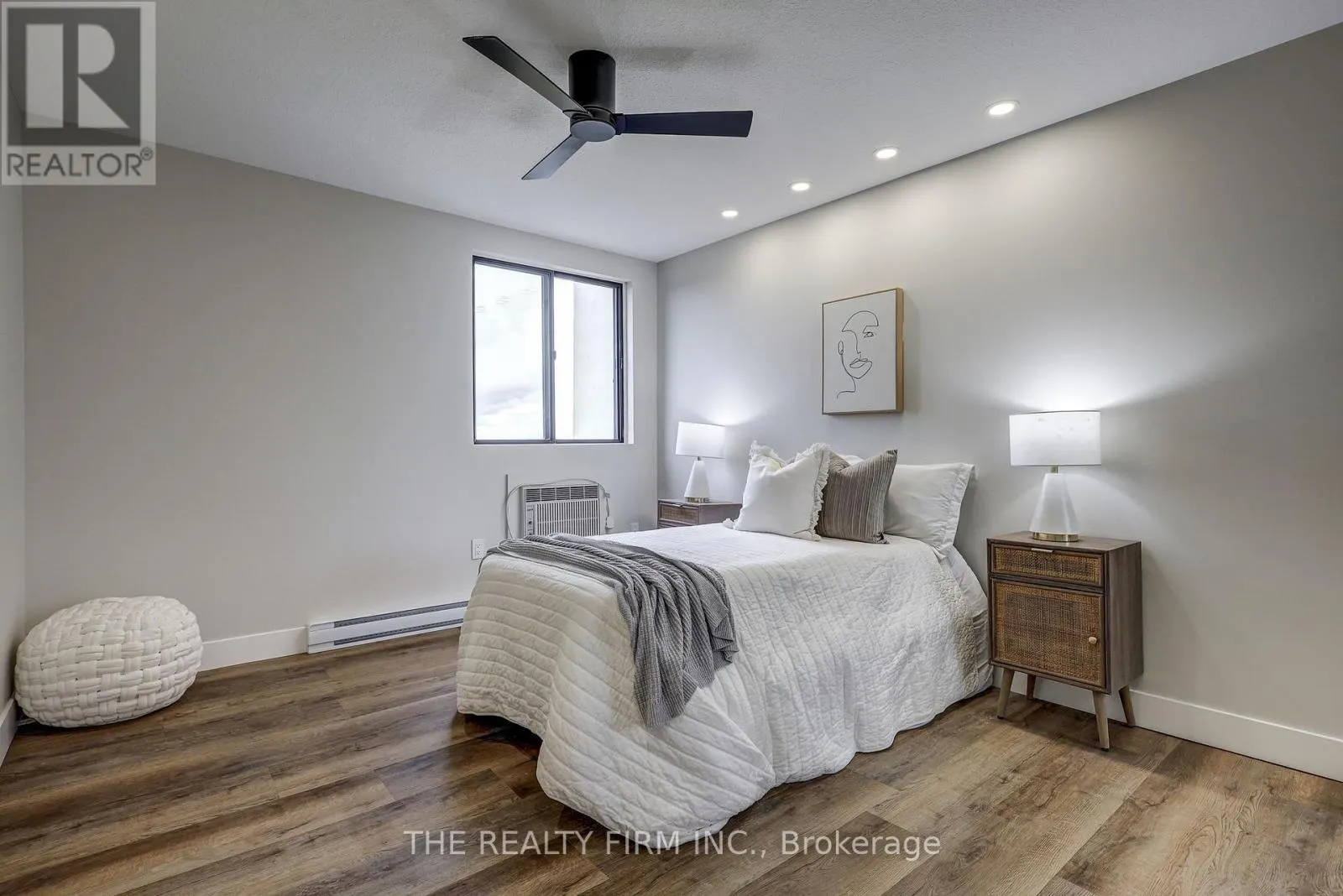 910 - 135 BASELINE ROAD W, #910