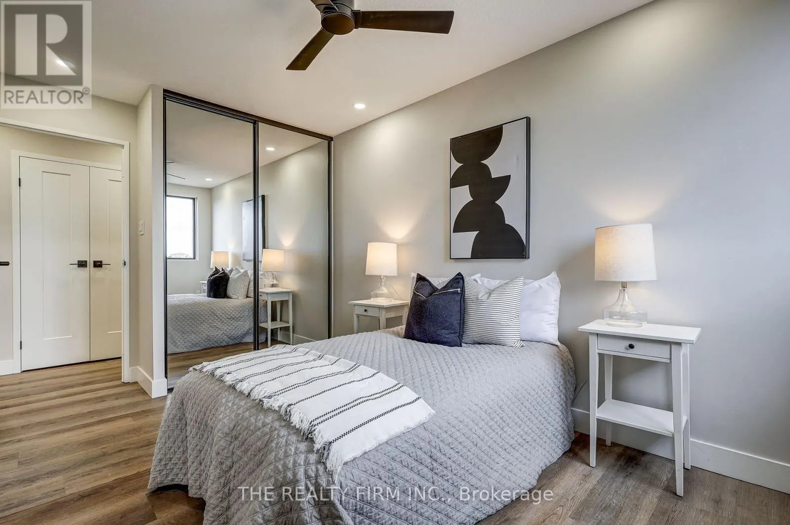 910 - 135 BASELINE ROAD W, #910