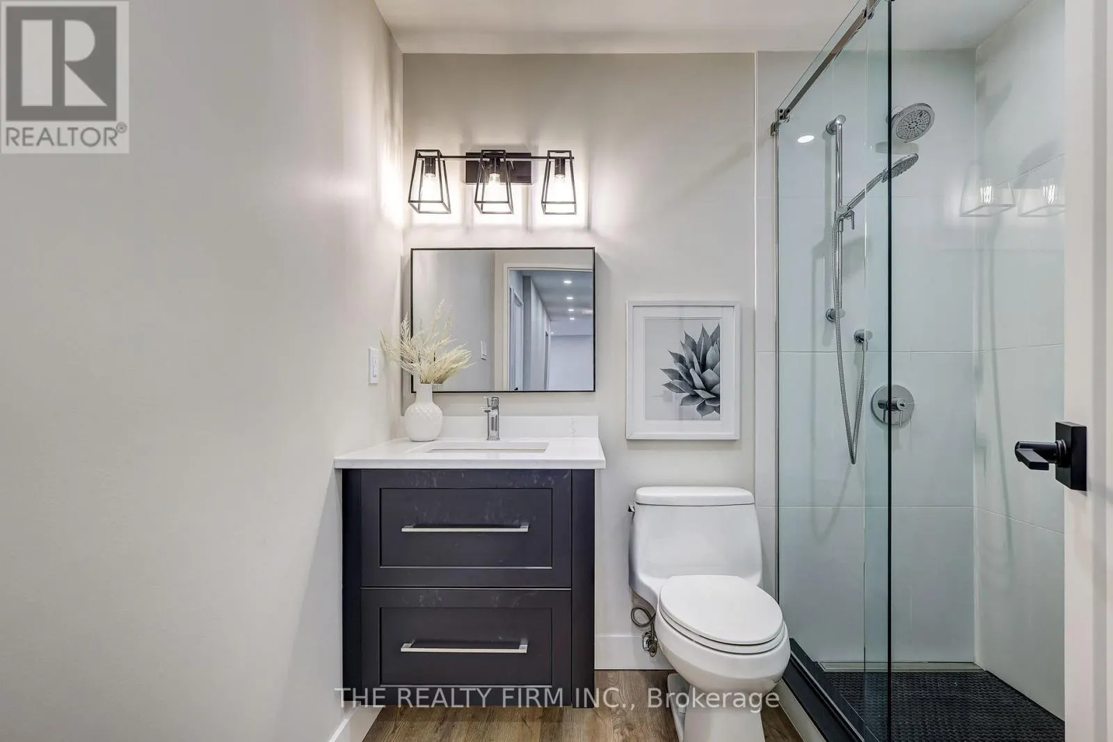 910 - 135 BASELINE ROAD W, #910