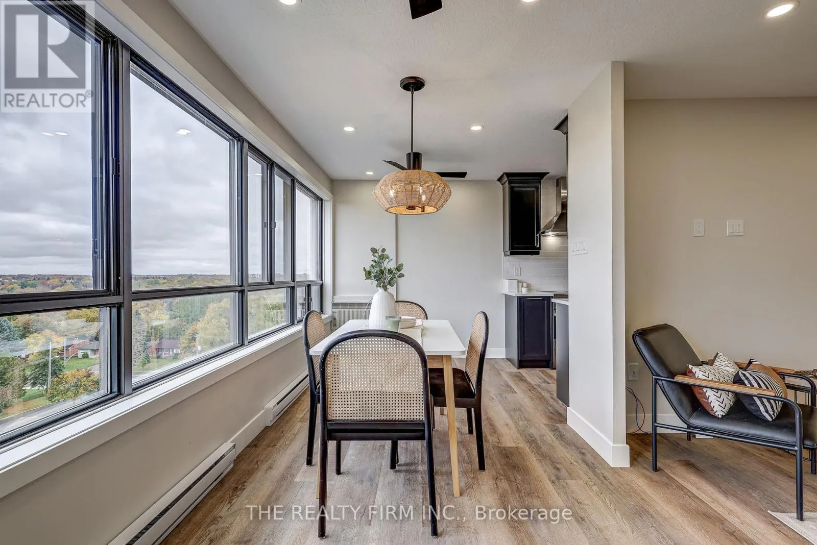 910 - 135 BASELINE ROAD W, #910