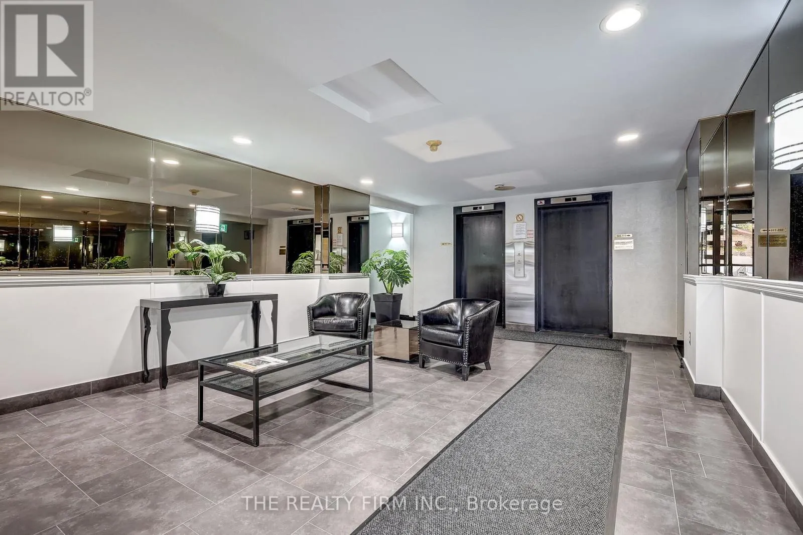 910 - 135 BASELINE ROAD W, #910