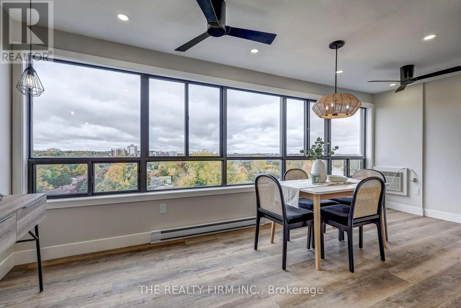 910 - 135 BASELINE ROAD W, #910