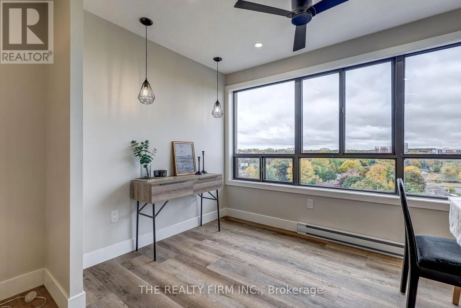 910 - 135 BASELINE ROAD W, #910