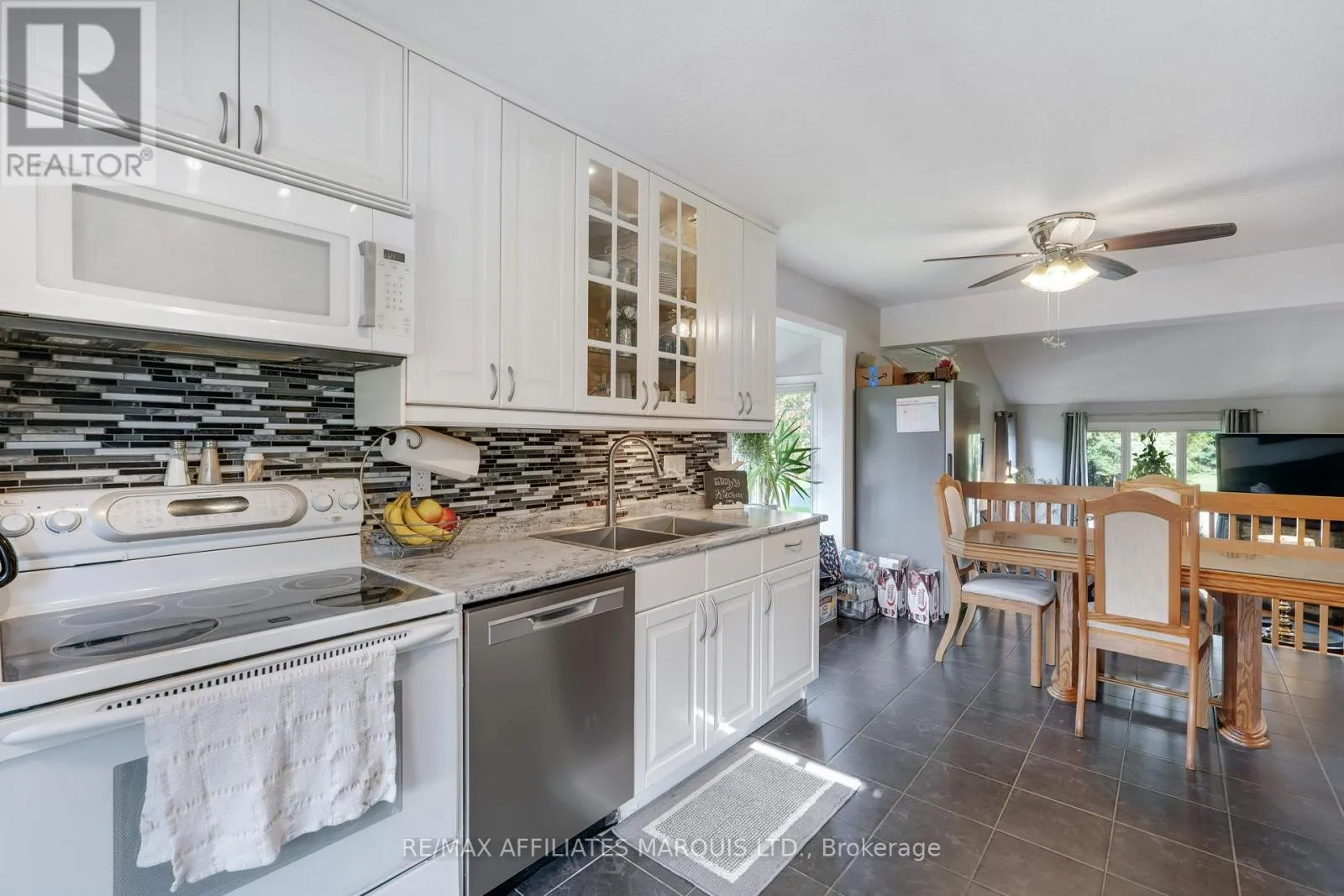 21 STE THERESE BOULEVARD