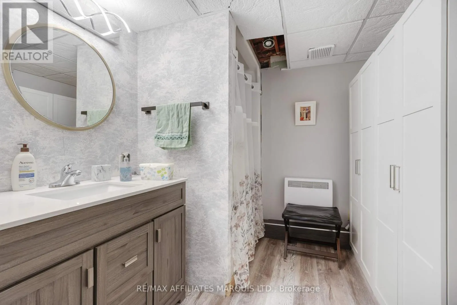 21 STE THERESE BOULEVARD