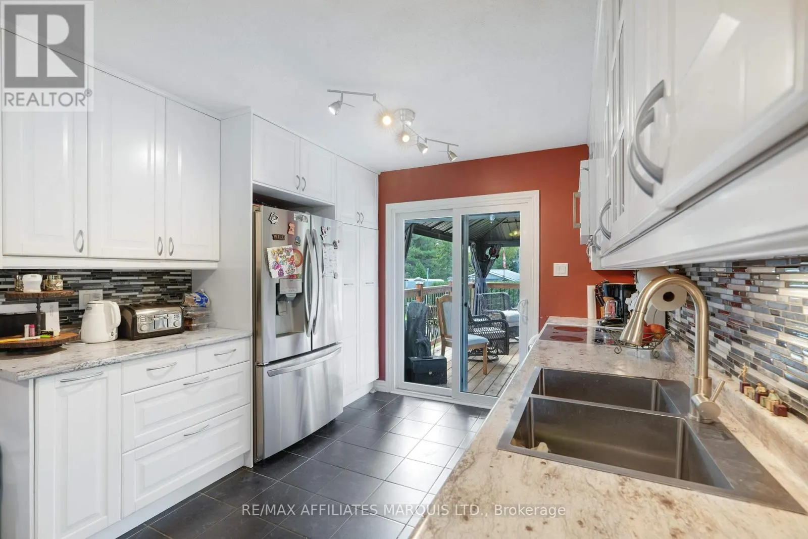 21 STE THERESE BOULEVARD