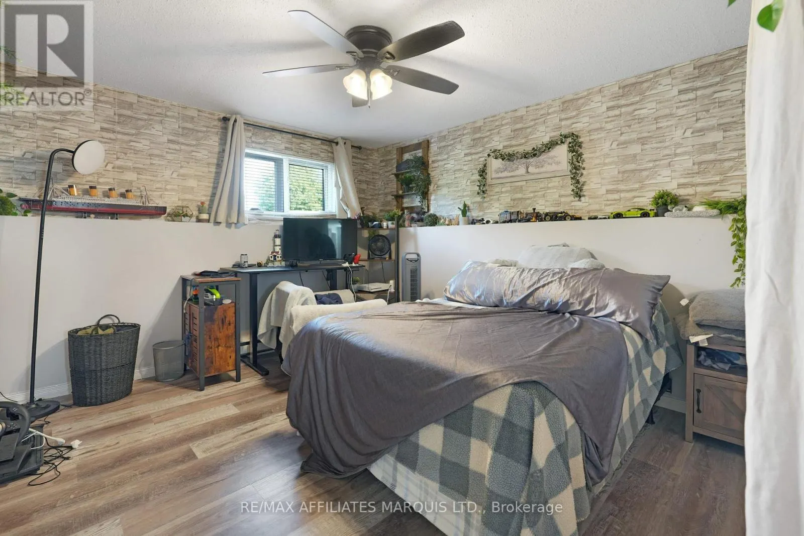 21 STE THERESE BOULEVARD