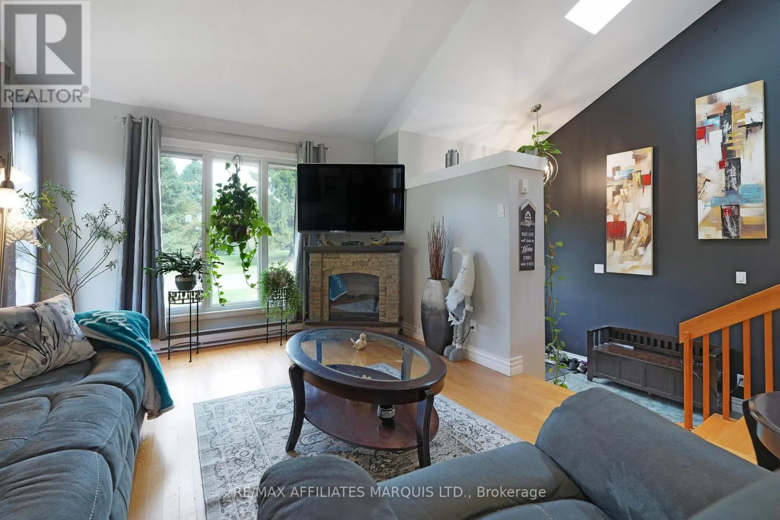 21 STE THERESE BOULEVARD