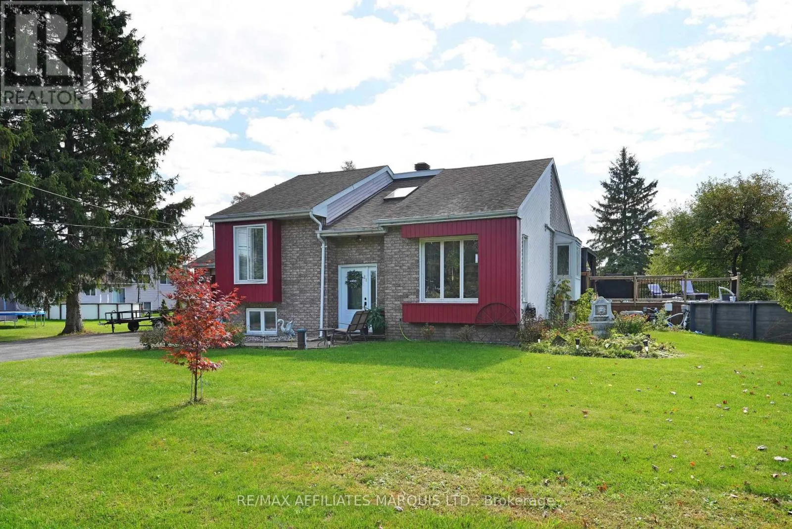 21 STE THERESE BOULEVARD