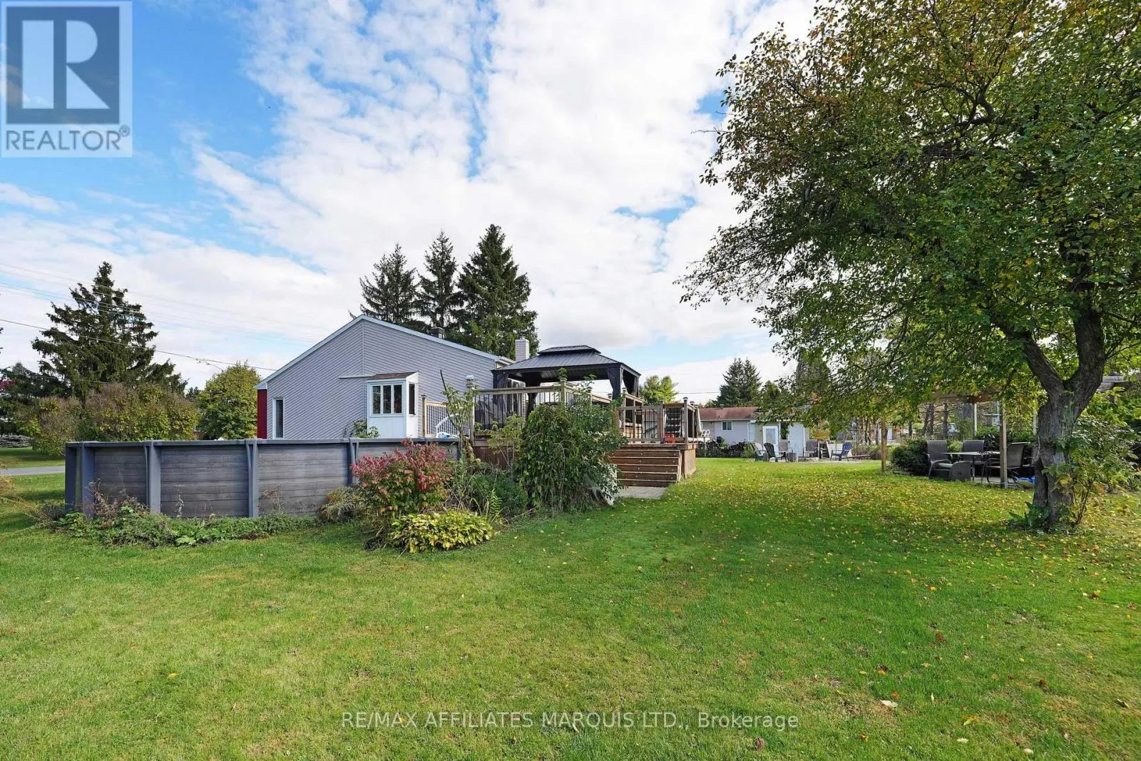 21 STE THERESE BOULEVARD