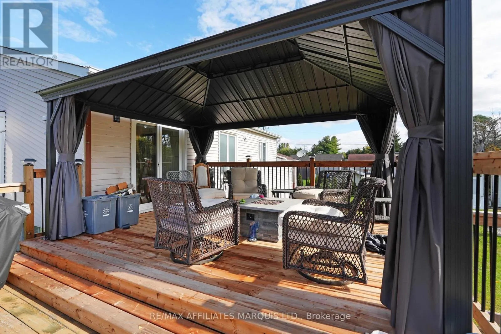 21 STE THERESE BOULEVARD