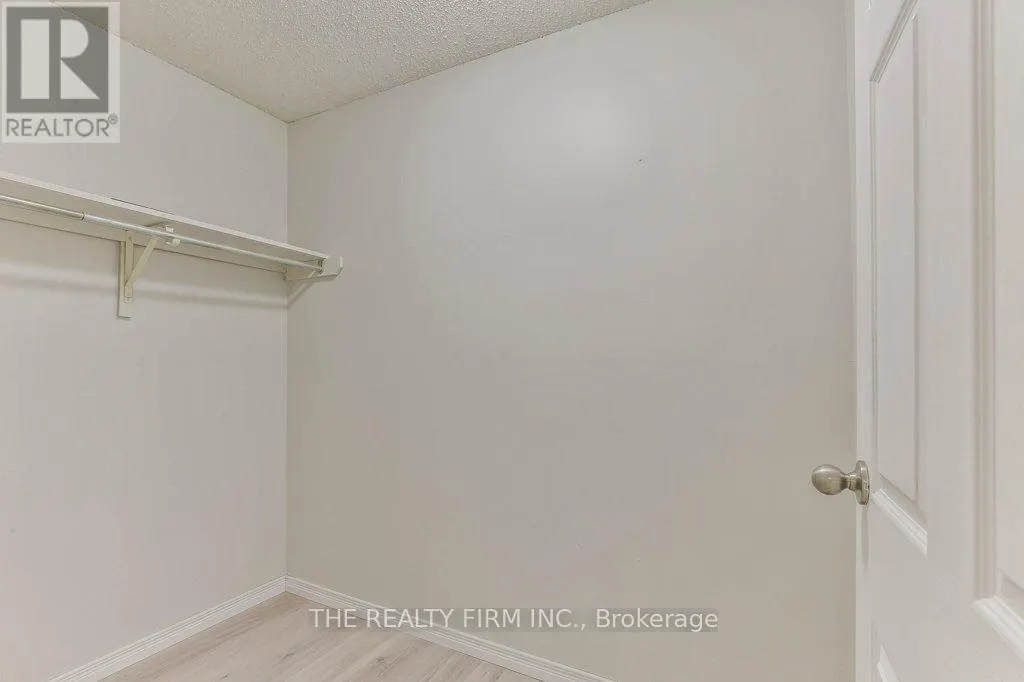 16 - 1096 JALNA BOULEVARD, #16