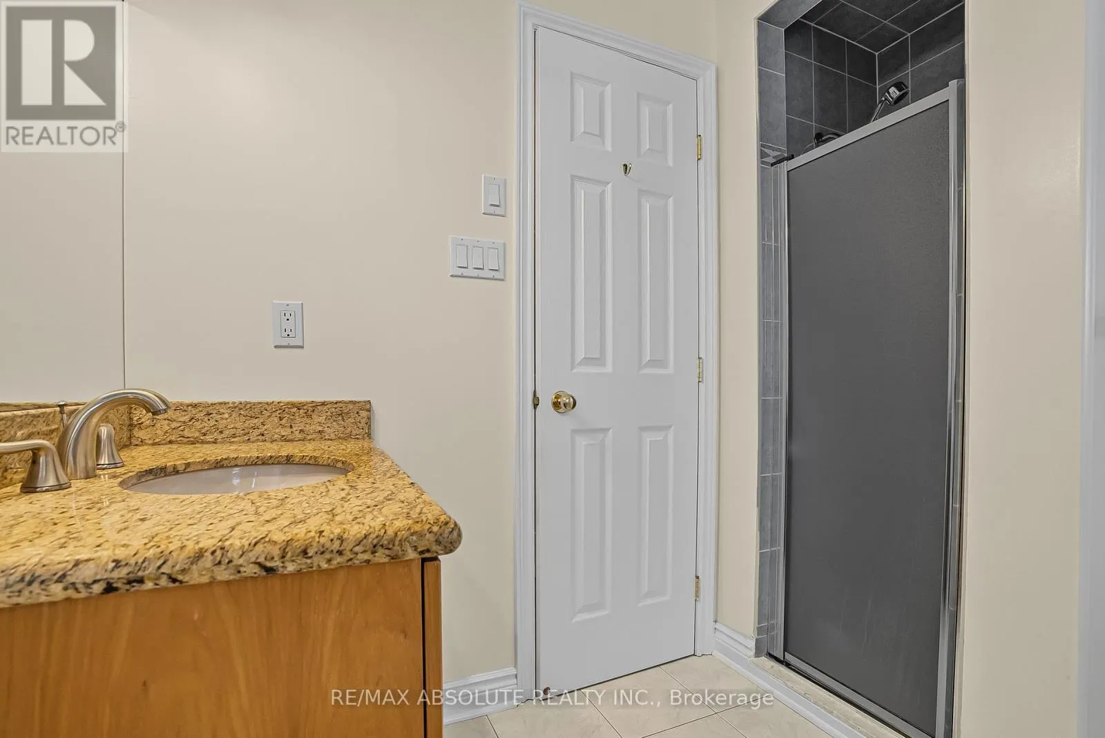 1513 APELDOORN AVENUE