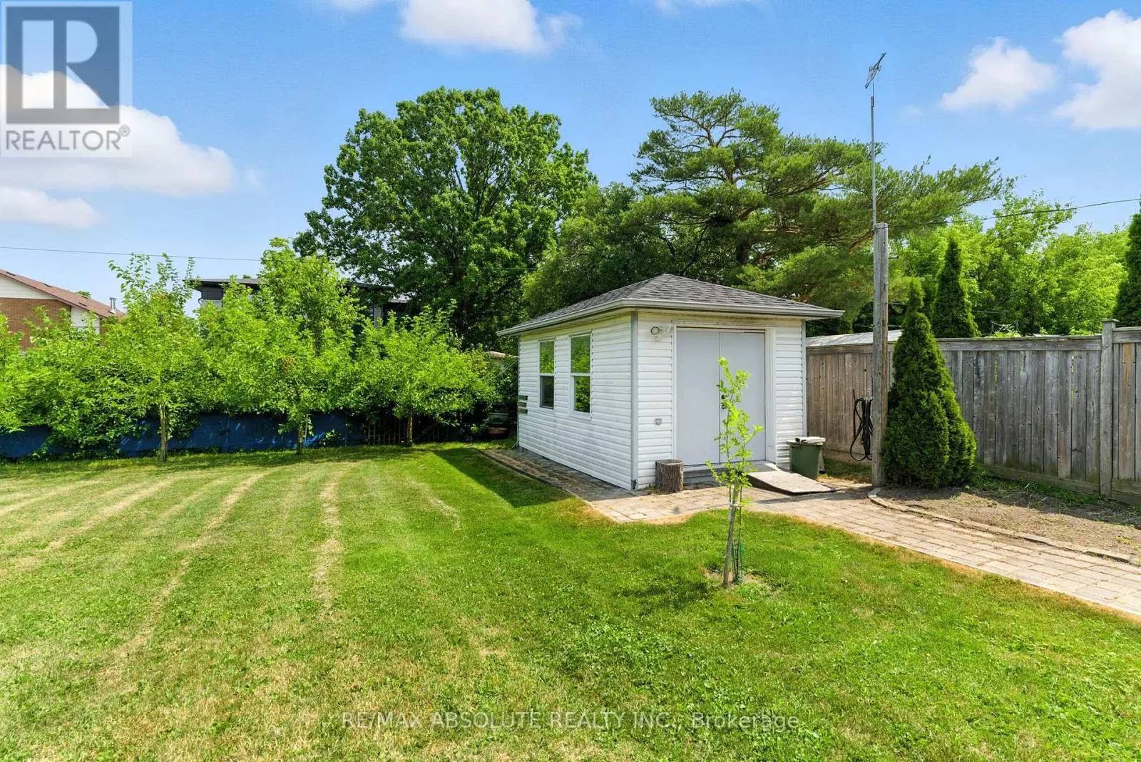 1513 APELDOORN AVENUE