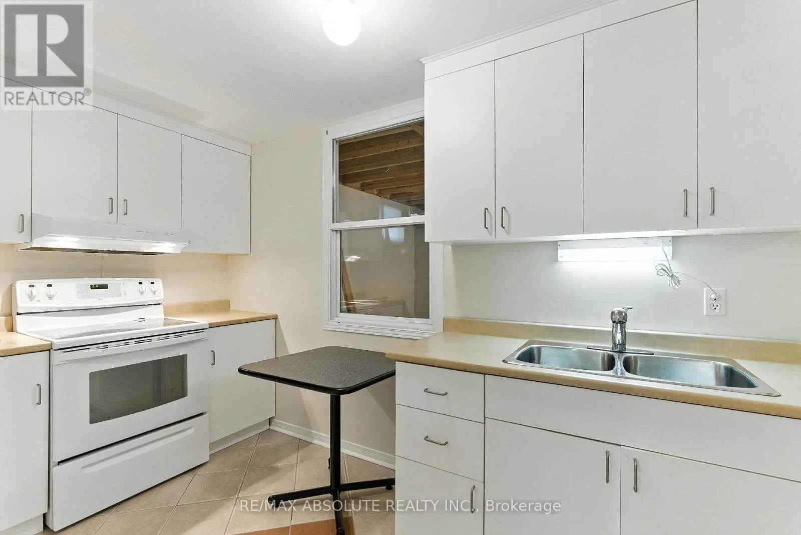 1513 APELDOORN AVENUE