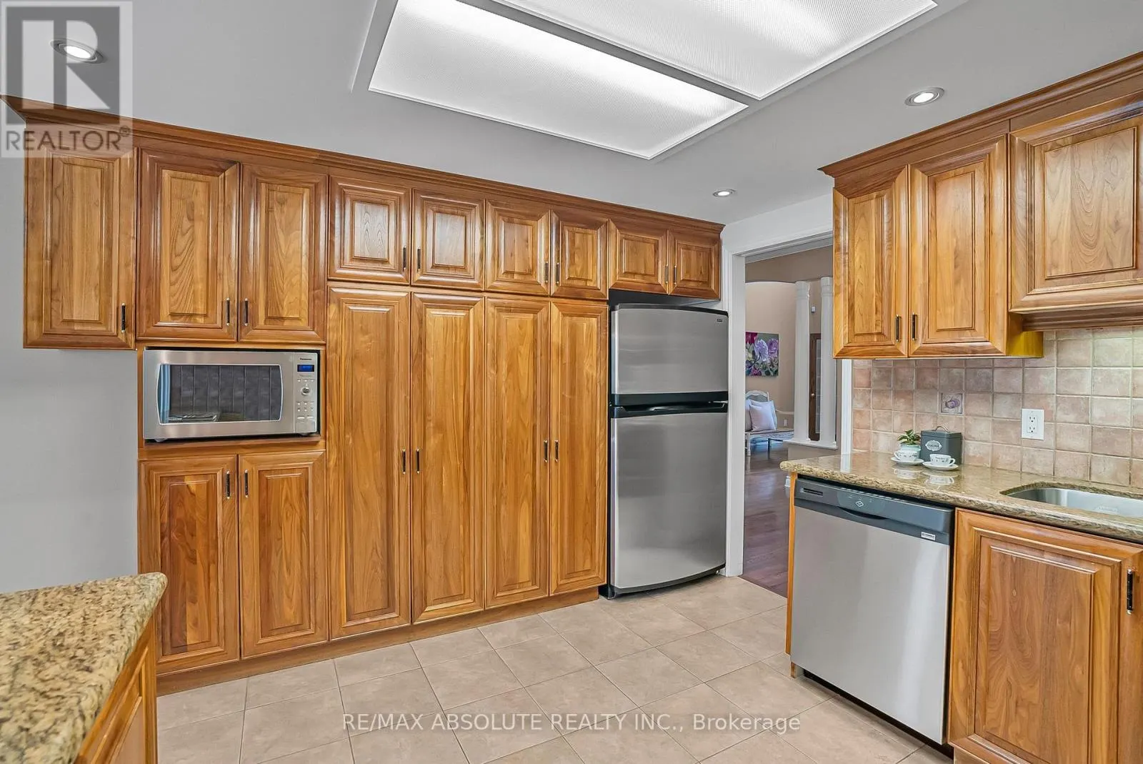 1513 APELDOORN AVENUE