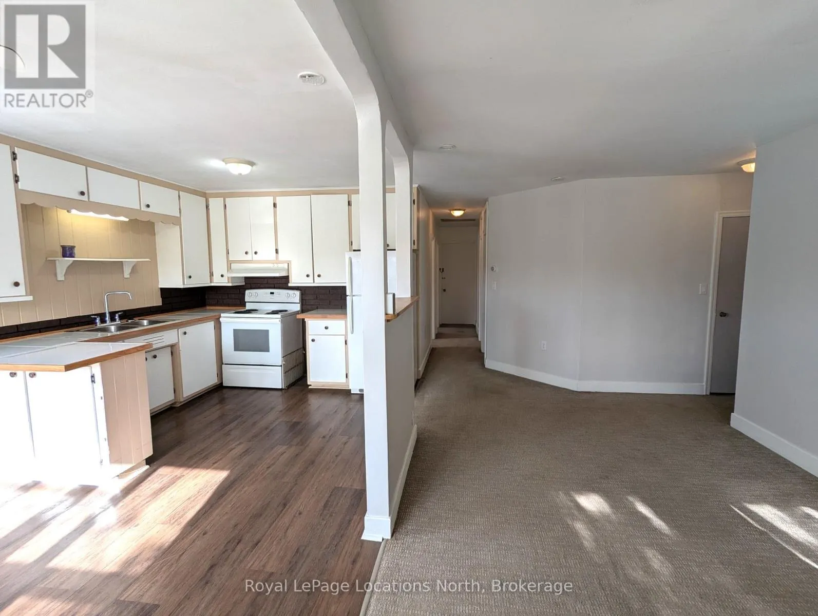 1 - 24 NELSON STREET W, #1