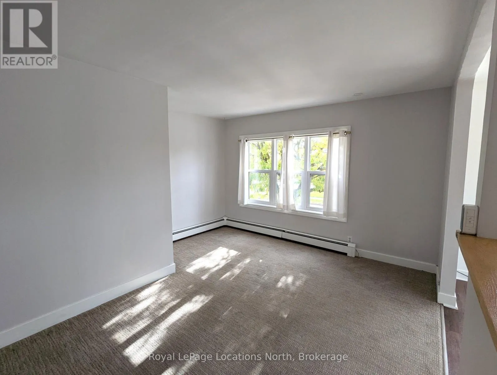 1 - 24 NELSON STREET W, #1