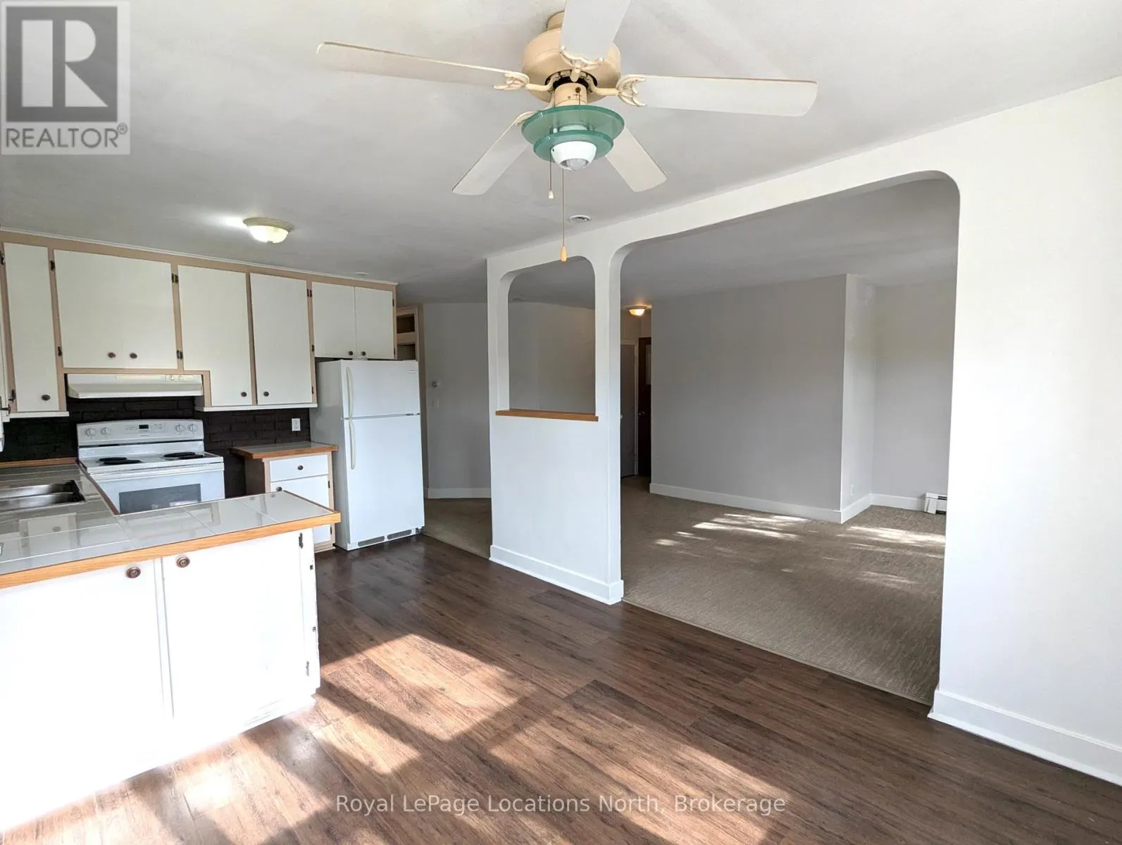 1 - 24 NELSON STREET W, #1