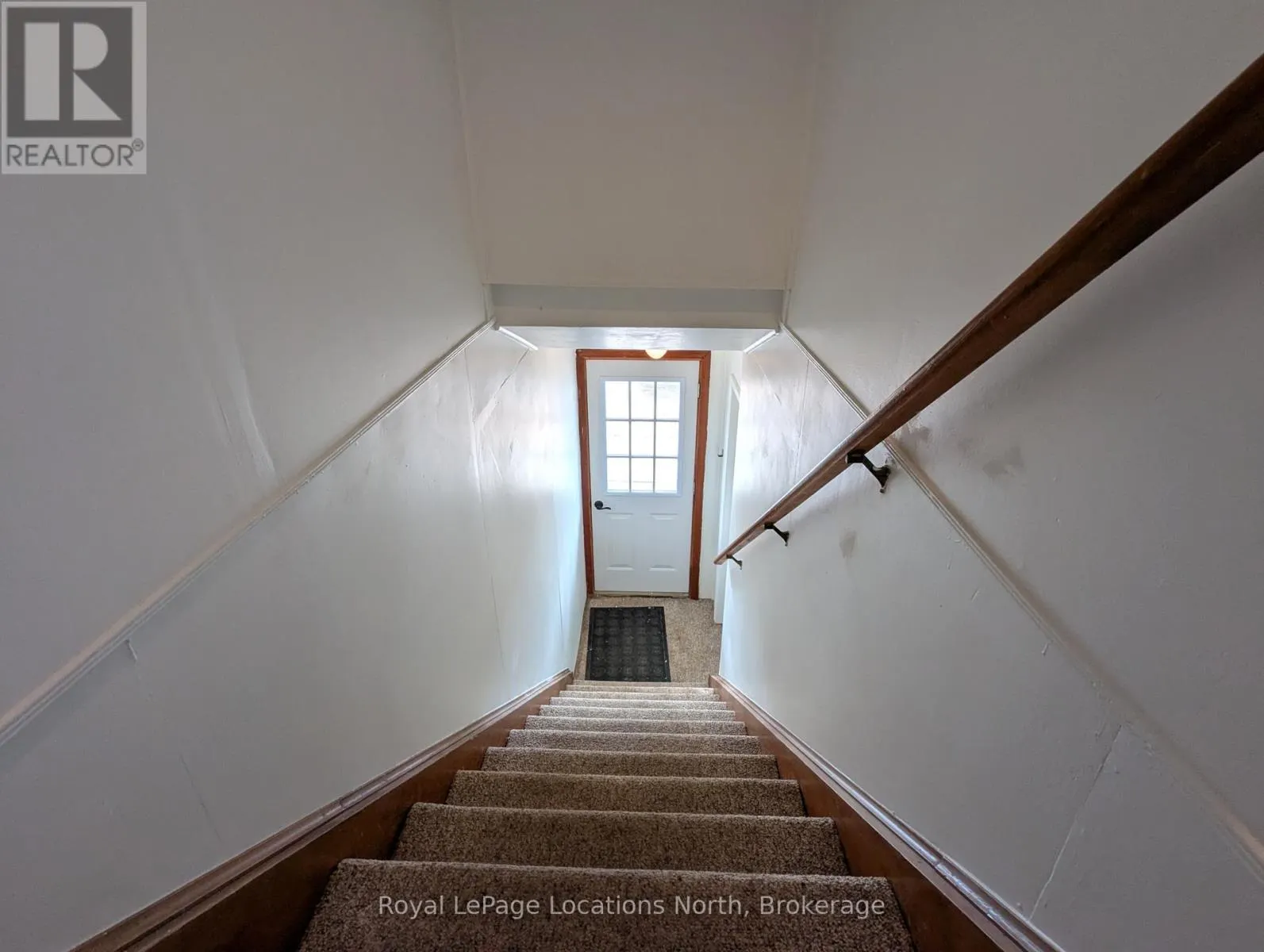 1 - 24 NELSON STREET W, #1