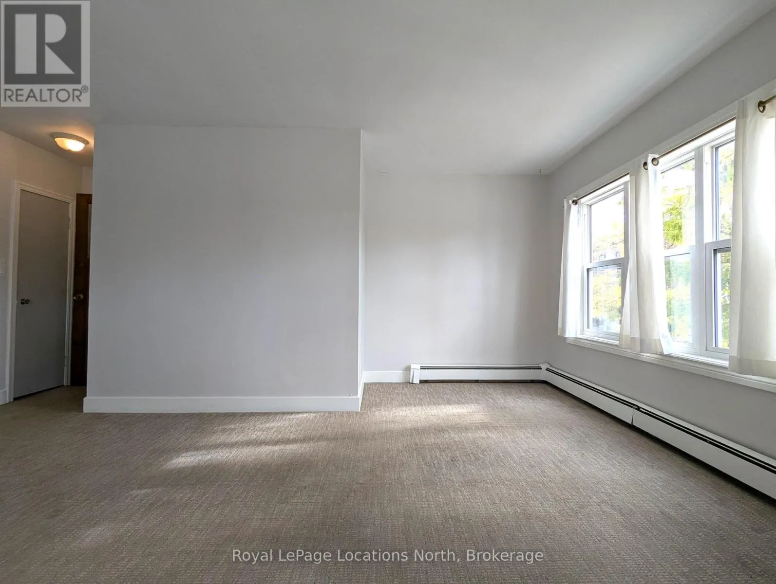 1 - 24 NELSON STREET W, #1