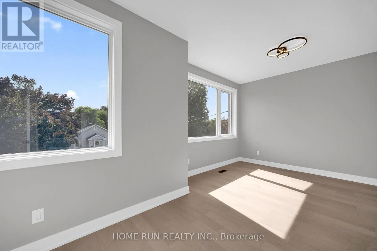 297 DOVERCOURT AVENUE