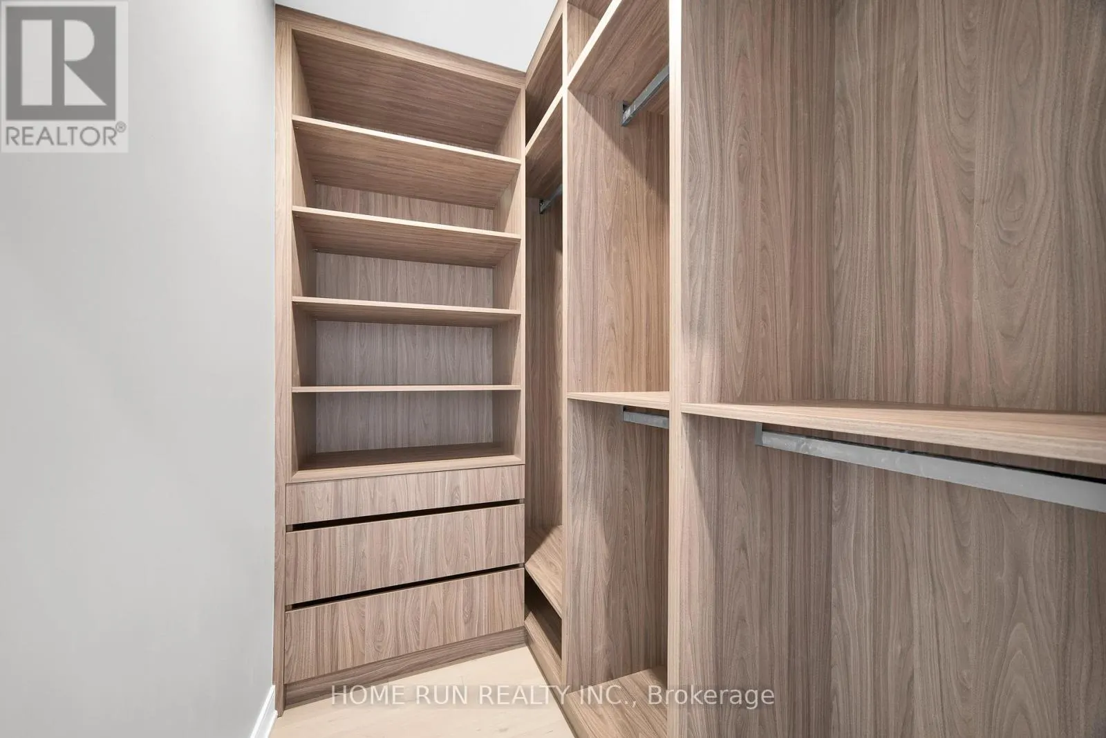 297 DOVERCOURT AVENUE