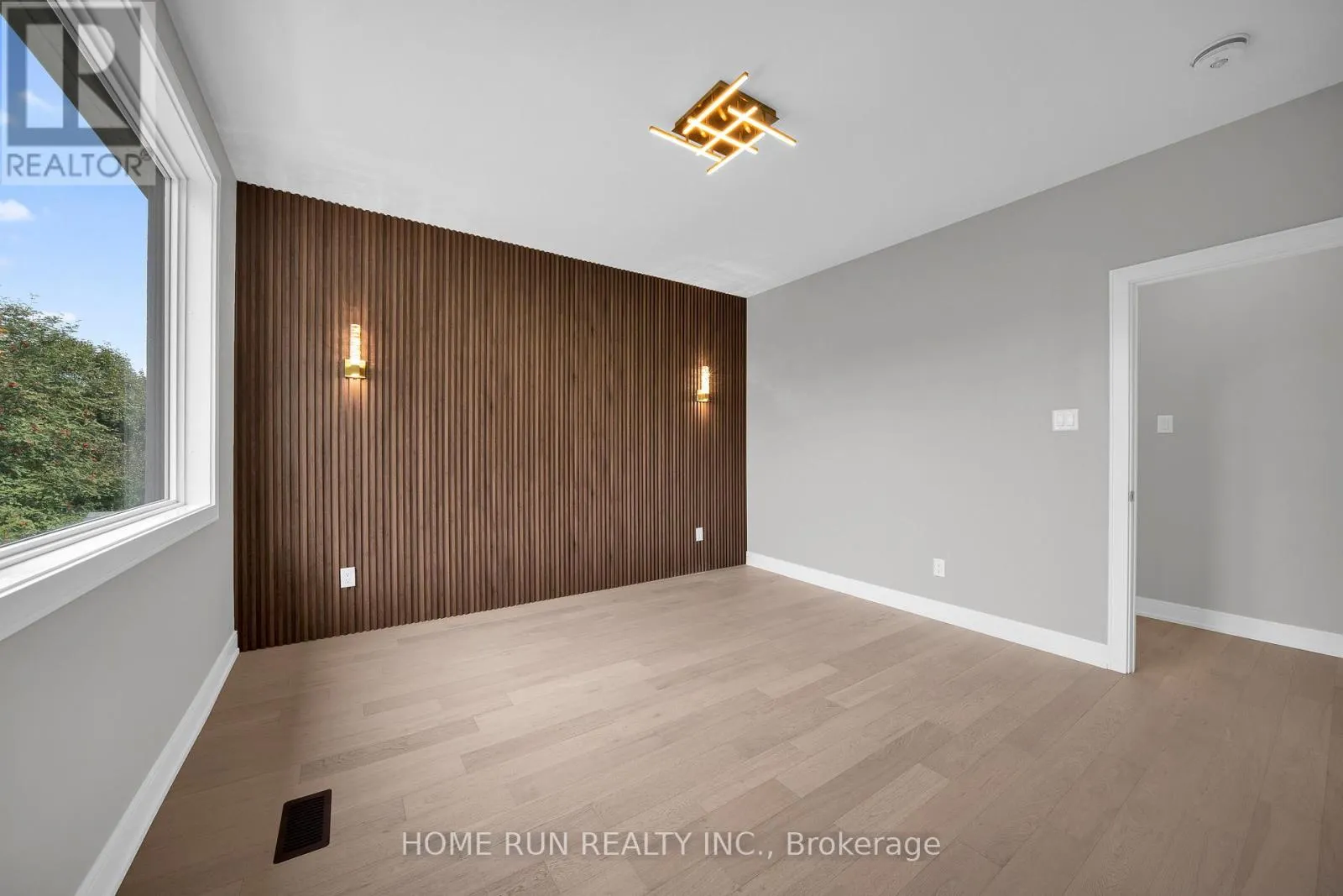 297 DOVERCOURT AVENUE