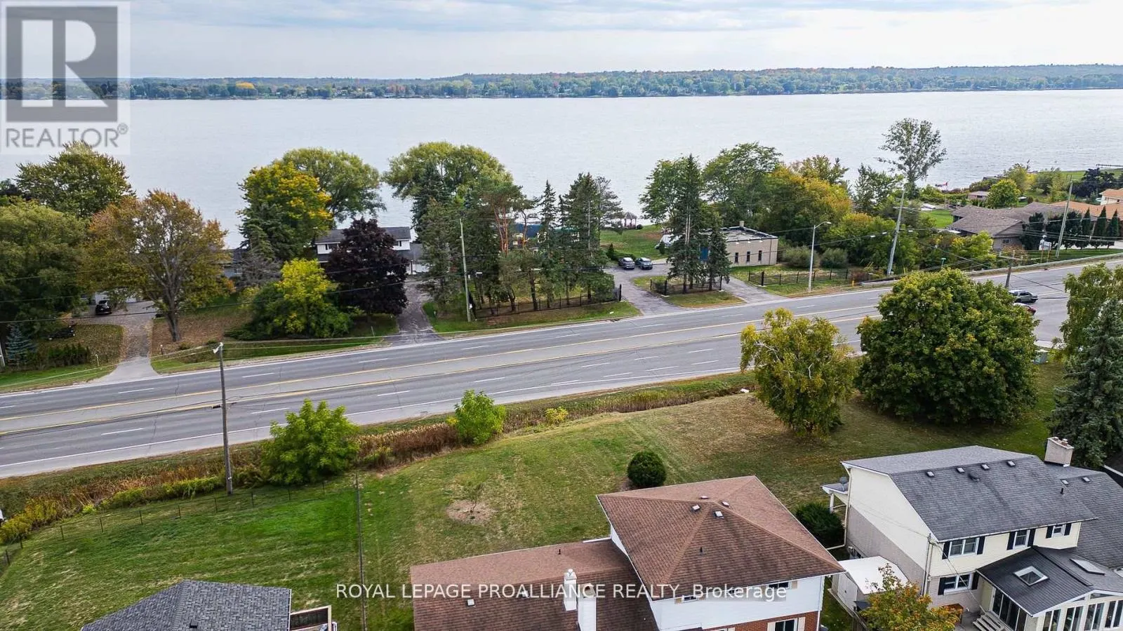 16 COUNTRY CLUB DRIVE