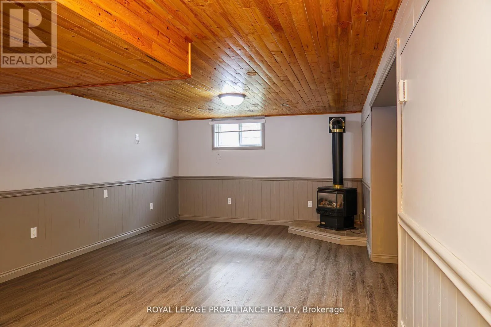 16 COUNTRY CLUB DRIVE