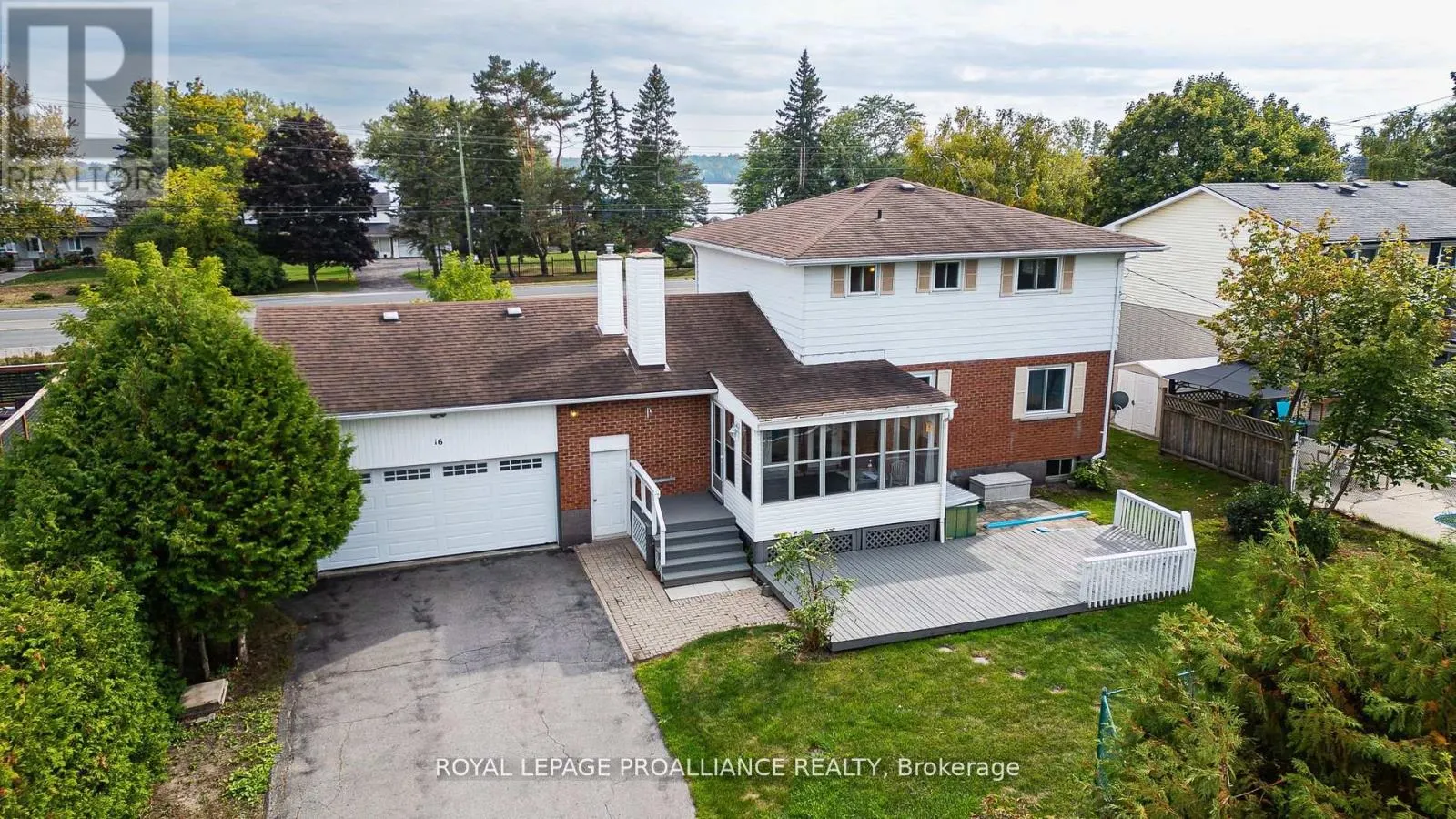 16 COUNTRY CLUB DRIVE