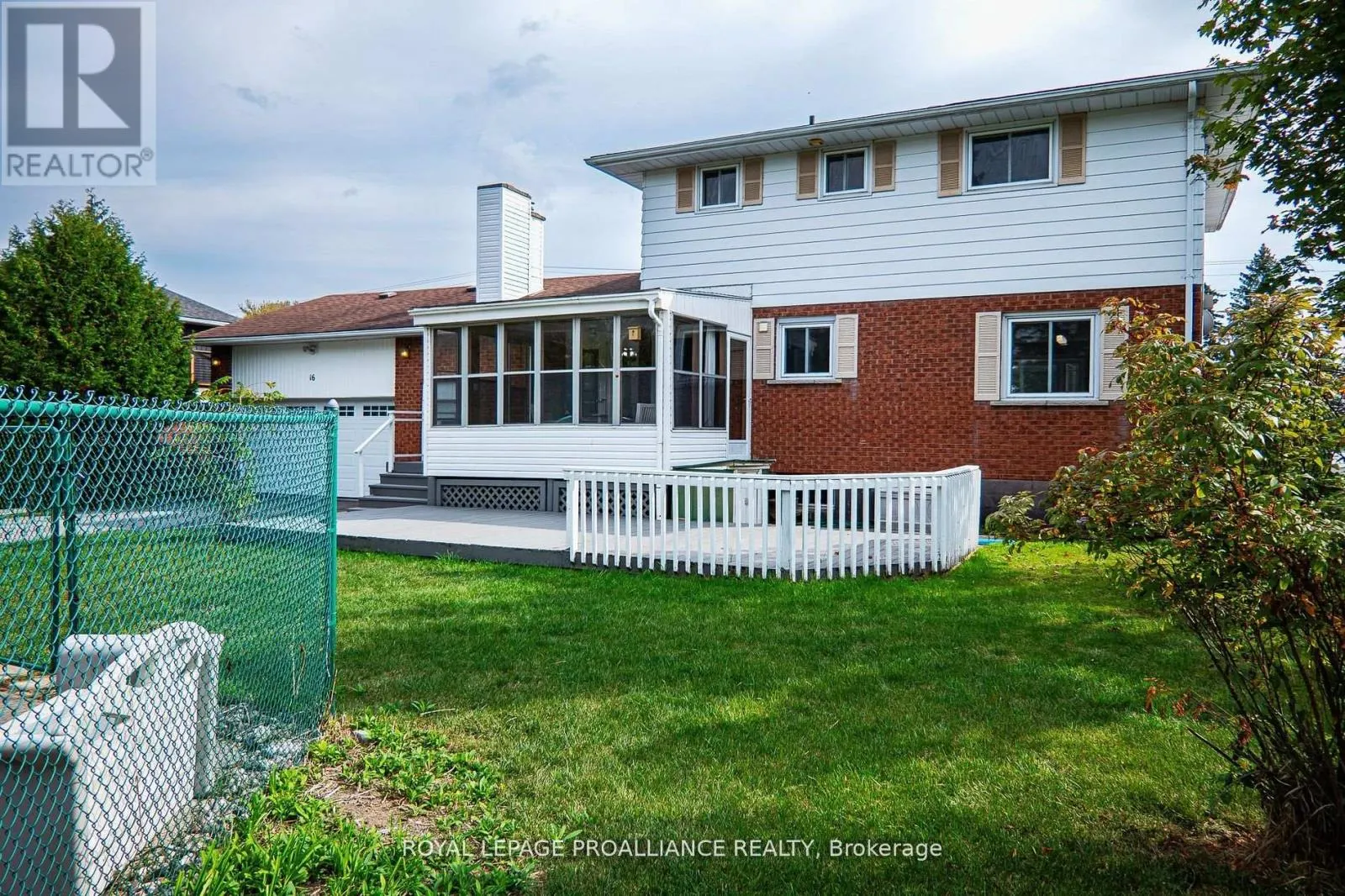 16 COUNTRY CLUB DRIVE