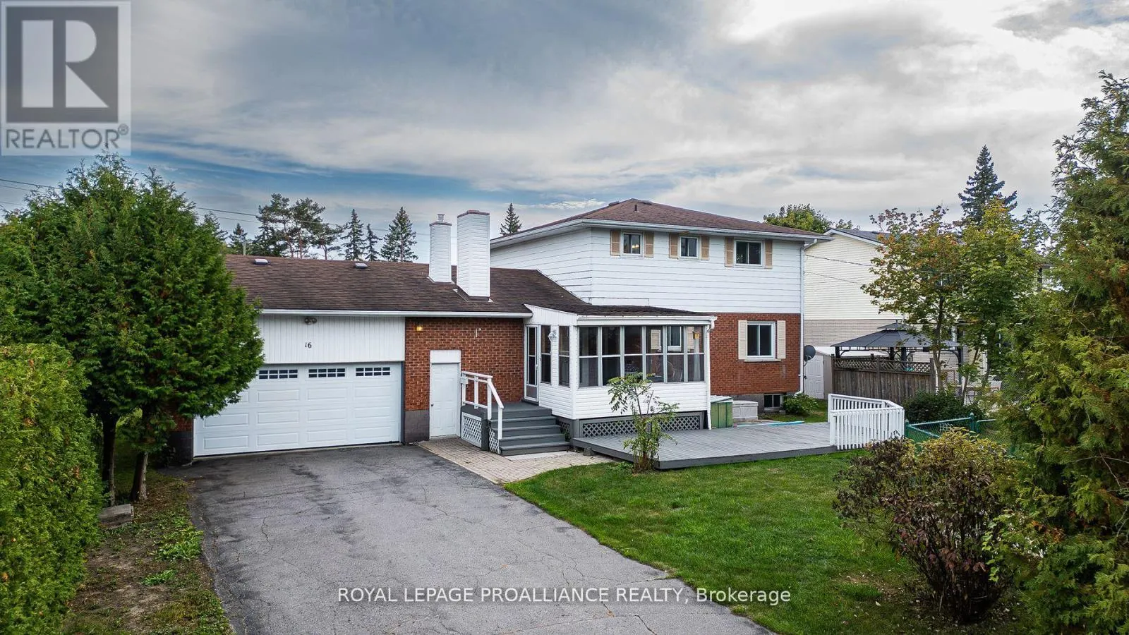 16 COUNTRY CLUB DRIVE