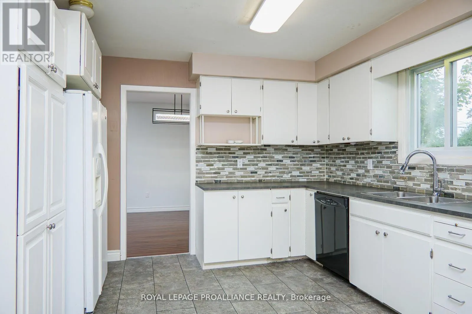 16 COUNTRY CLUB DRIVE