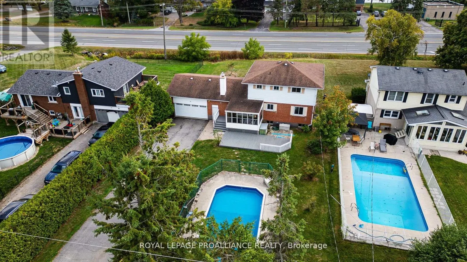 16 COUNTRY CLUB DRIVE