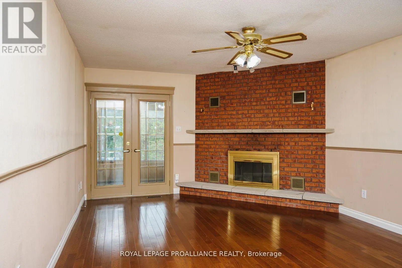 16 COUNTRY CLUB DRIVE