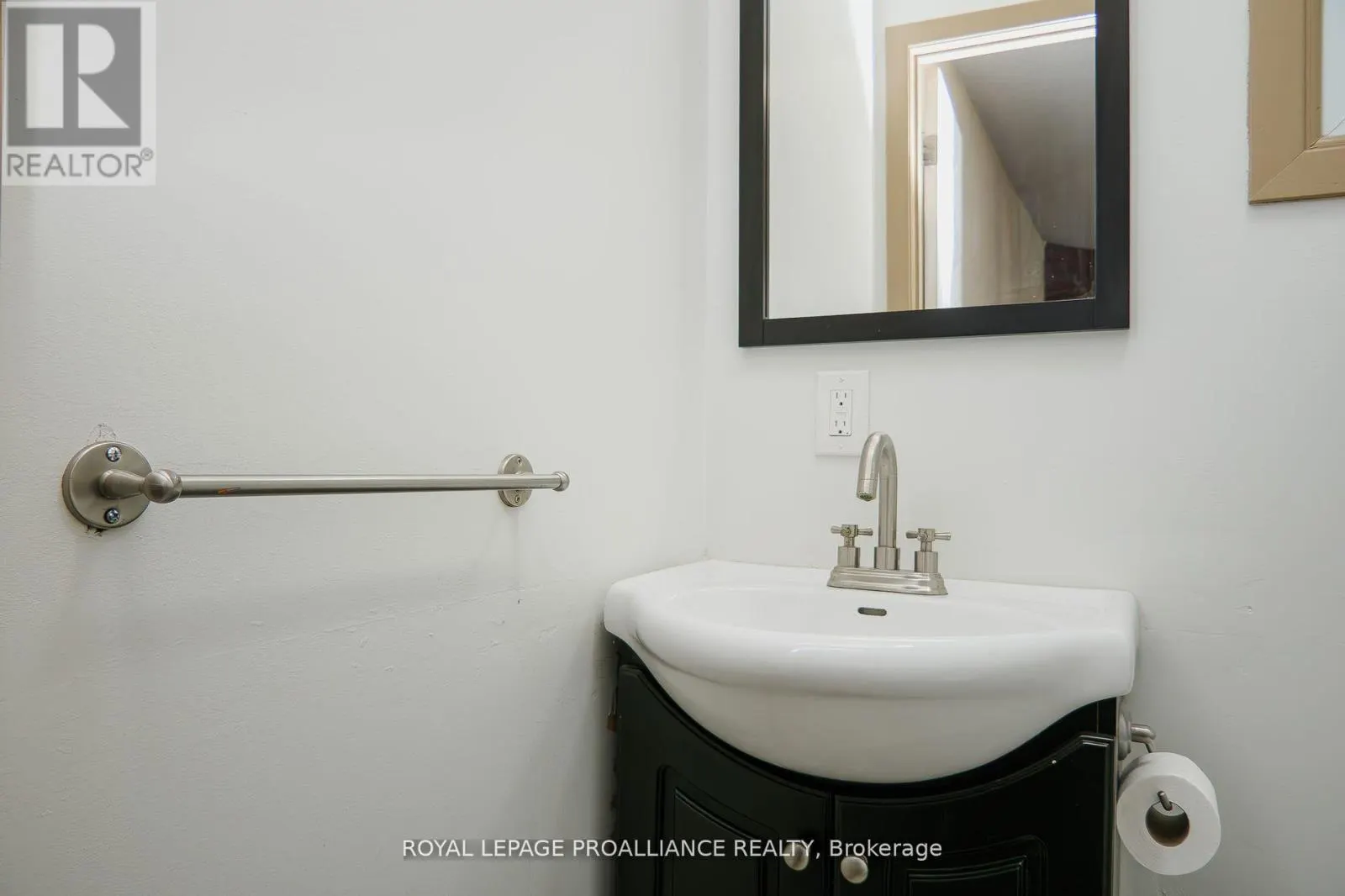 16 COUNTRY CLUB DRIVE